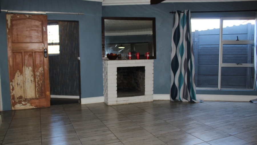 4 Bedroom Property for Sale in Avondale Western Cape